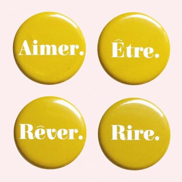 lot_de_4_magnets_jaune_citron_v_comme_samedi