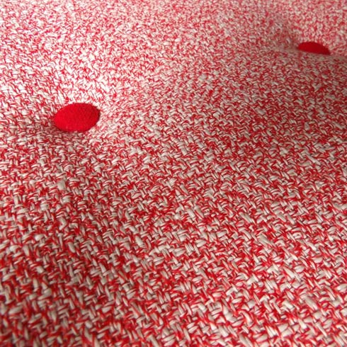 article Aurelie Breteaux detail de chaise tissu chine rouge Confluences VcommeSamedi