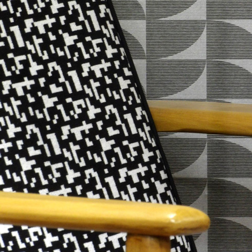 article Aurelie Breteaux detail de fauteuil tissu graphique noir et blanc Confluences VcommeSamedi